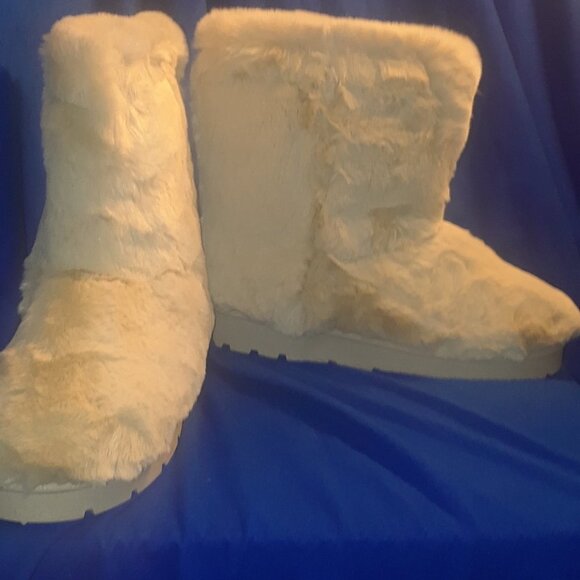 FROZEN-26 FUR BOOTS Women –  Beige Fur - Picture 8 of 9